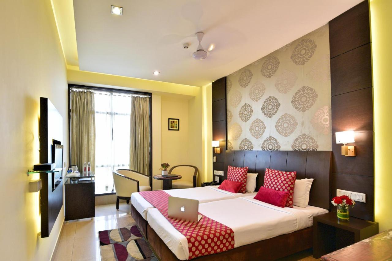 Hotel Surya Plaza Kota  Kültér fotó