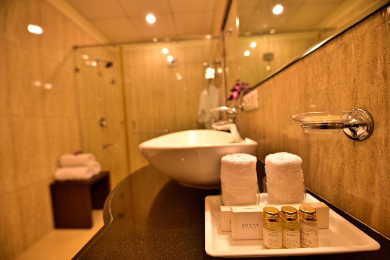 Hotel Surya Plaza Kota  Kültér fotó