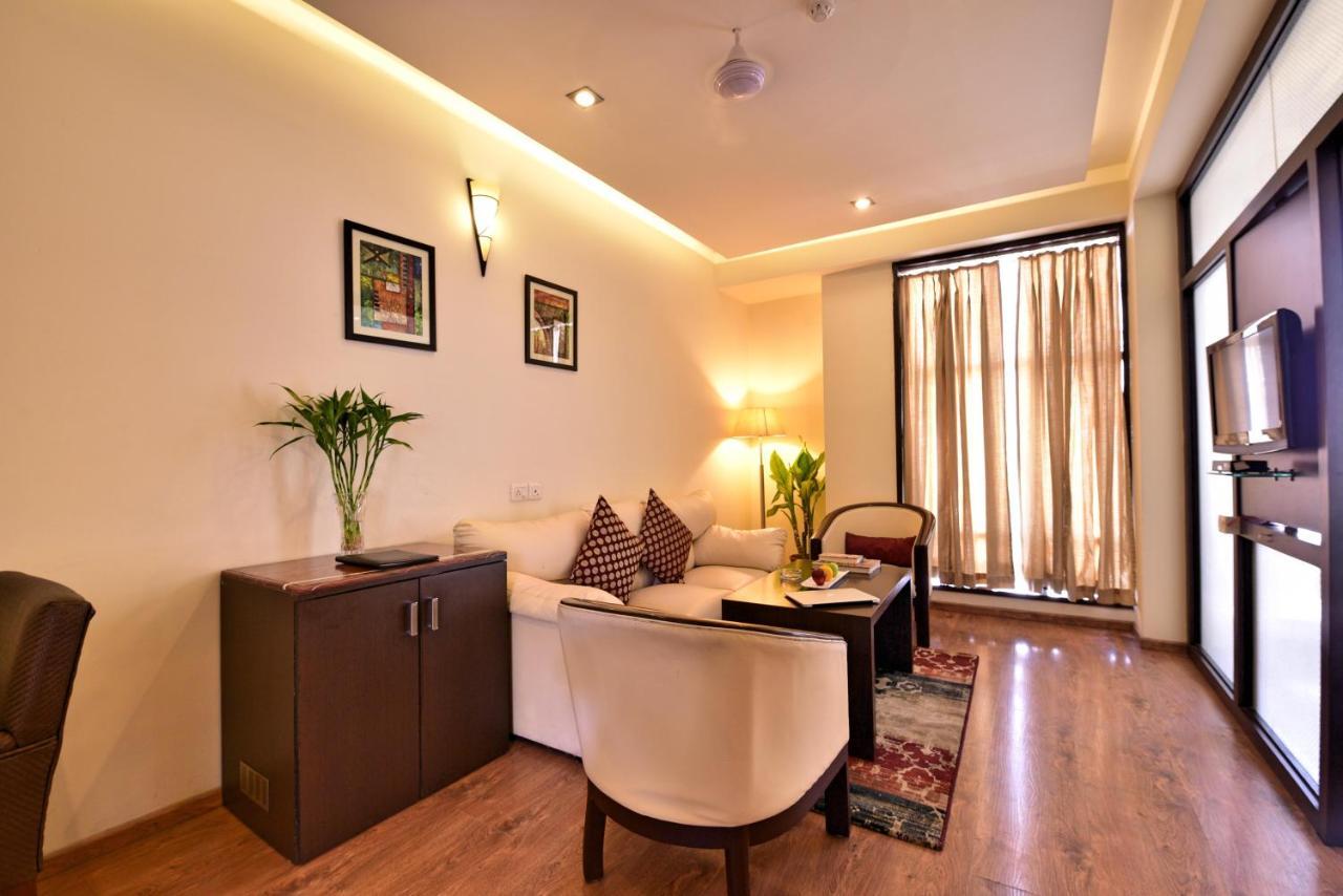 Hotel Surya Plaza Kota  Kültér fotó
