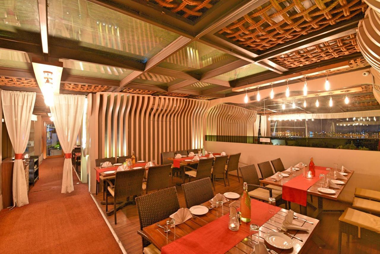 Hotel Surya Plaza Kota  Kültér fotó