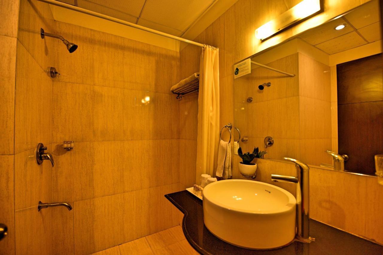 Hotel Surya Plaza Kota  Kültér fotó