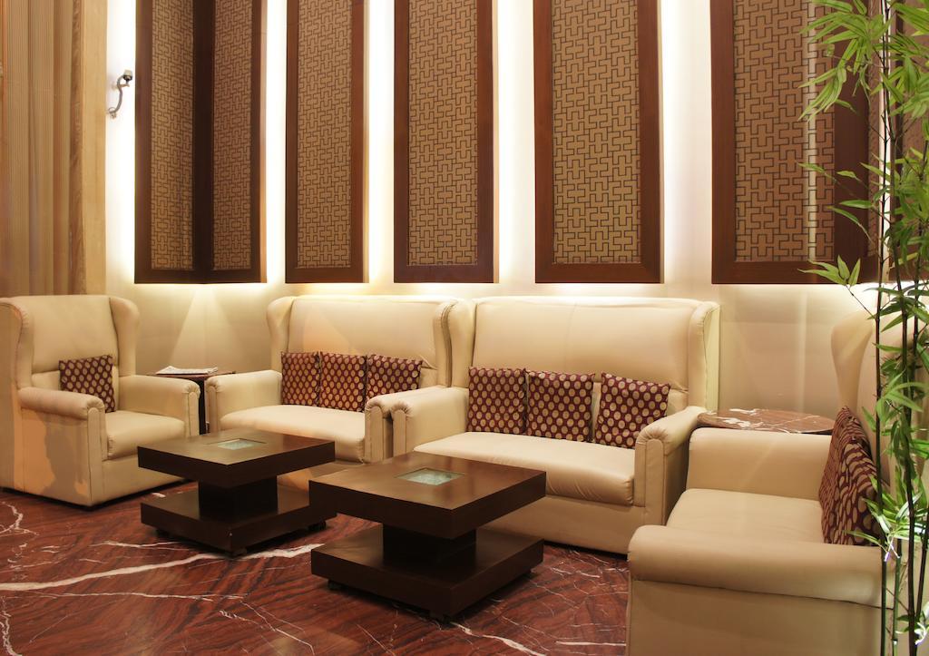 Hotel Surya Plaza Kota  Kültér fotó