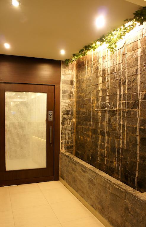 Hotel Surya Plaza Kota  Kültér fotó