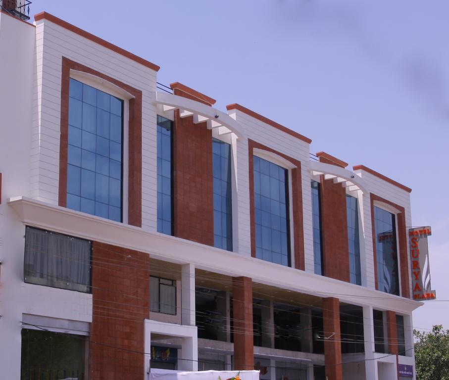 Hotel Surya Plaza Kota  Kültér fotó
